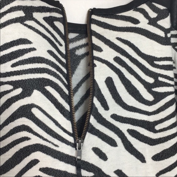 NWOT Trouve Zebra Print Knit Sweater - Picture 5 of 7